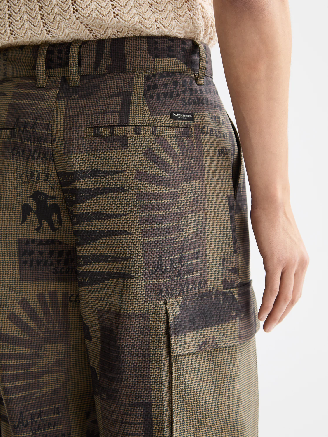Baggy Fit All-Over Printed Cargo Pants - Image 4