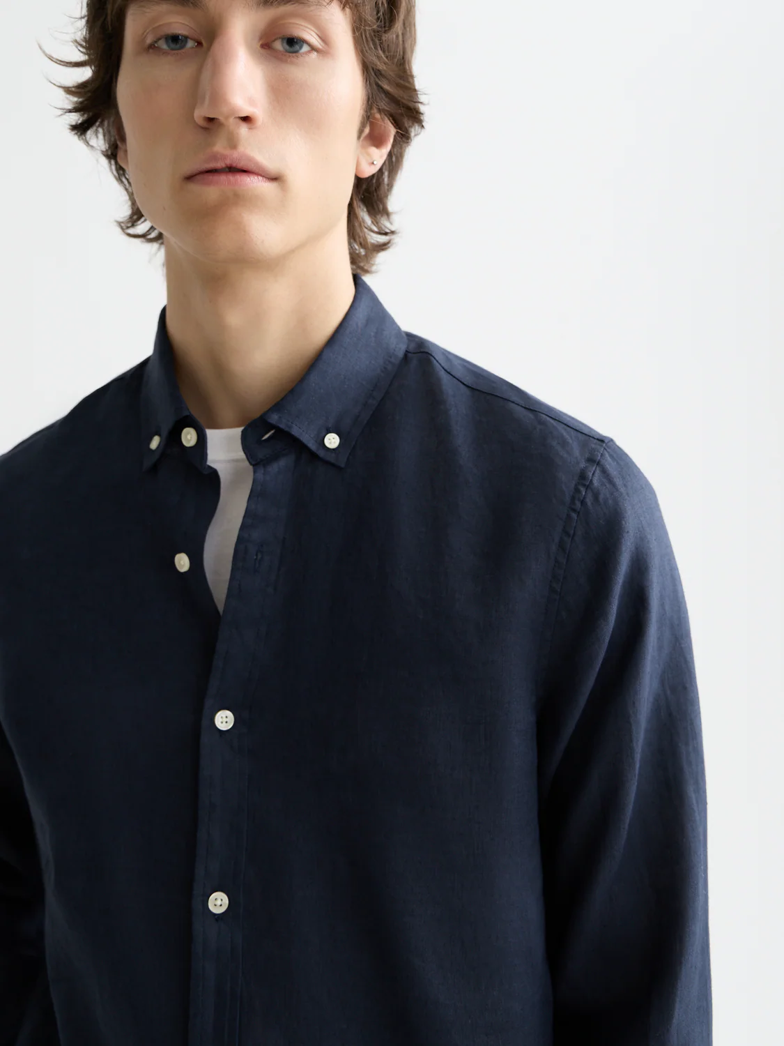 Essentials — Linen Long Sleeve Button-Down Shirt - Image 4