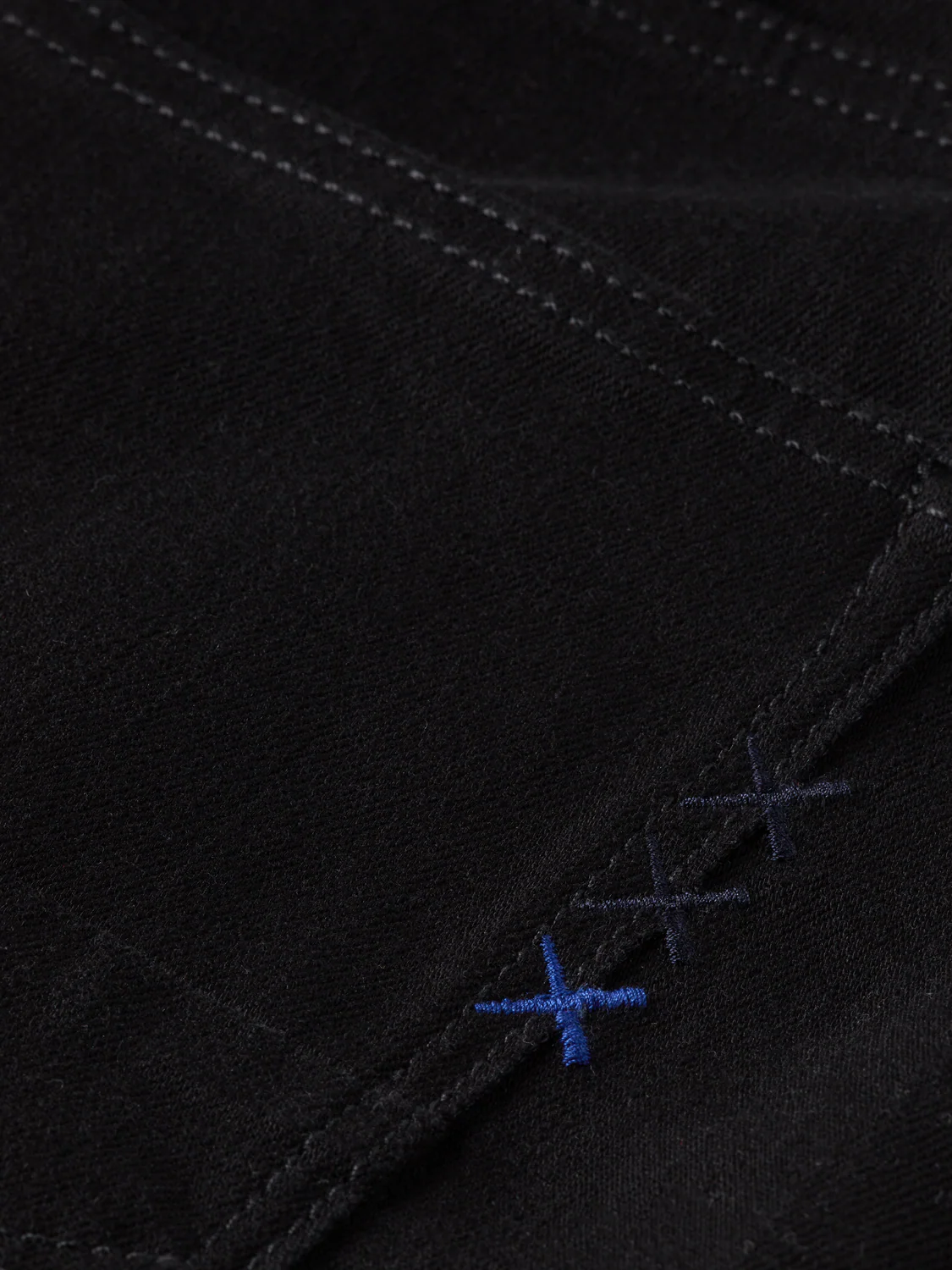 Essentials — Skim Skinny Jeans | Stay Black - Image 3