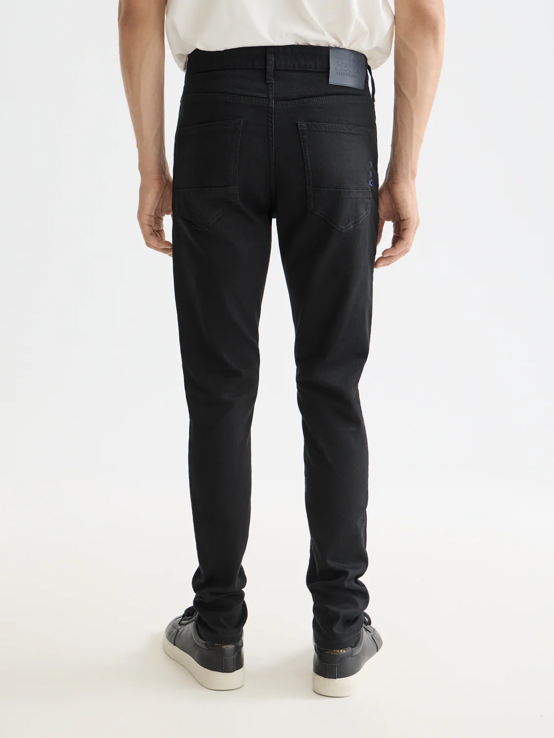 Essentials — Skim Skinny Jeans | Stay Black - Image 4